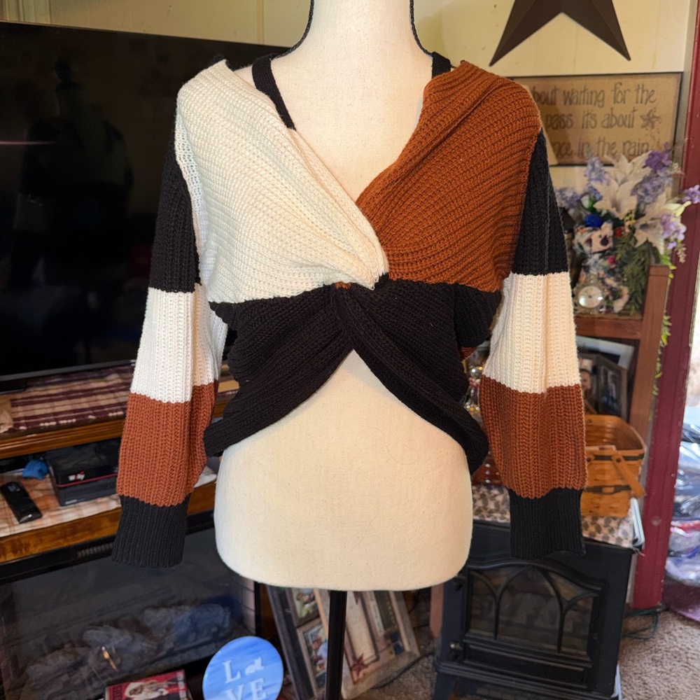 Almost Famous Colorblock Off-Shoulder Twist Sweater in Cream, Black & Brown
